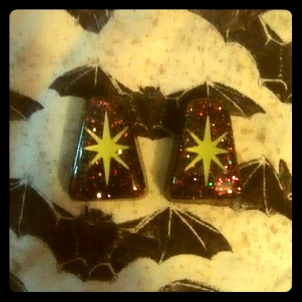 ❤️ Atomic Starburst Earrings